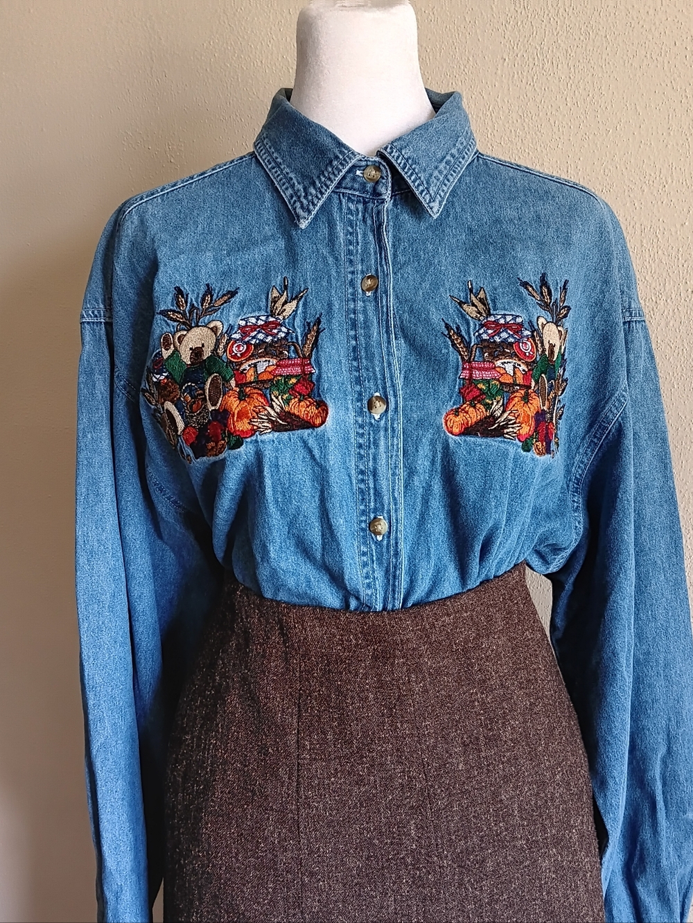 90s Harvest Bear Embroidered Fall Pumpkin Patch Denim Button Up Shirt, XL?